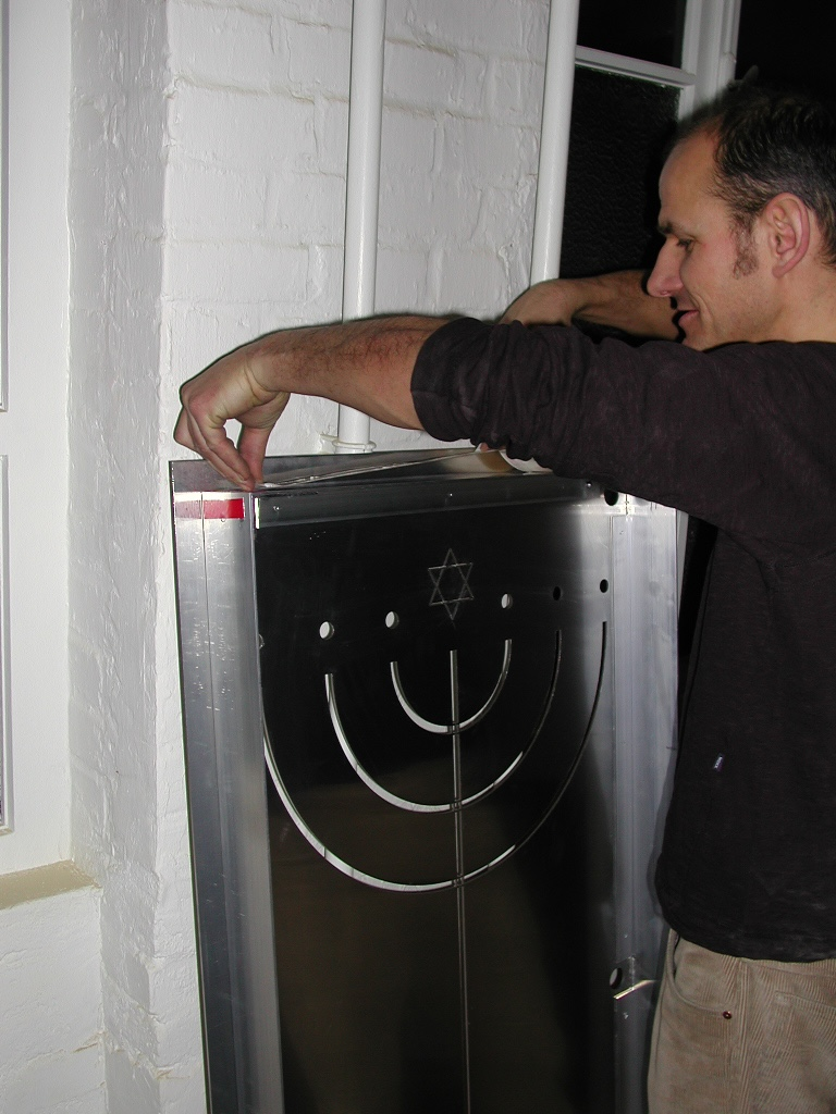 Montage der Menorah