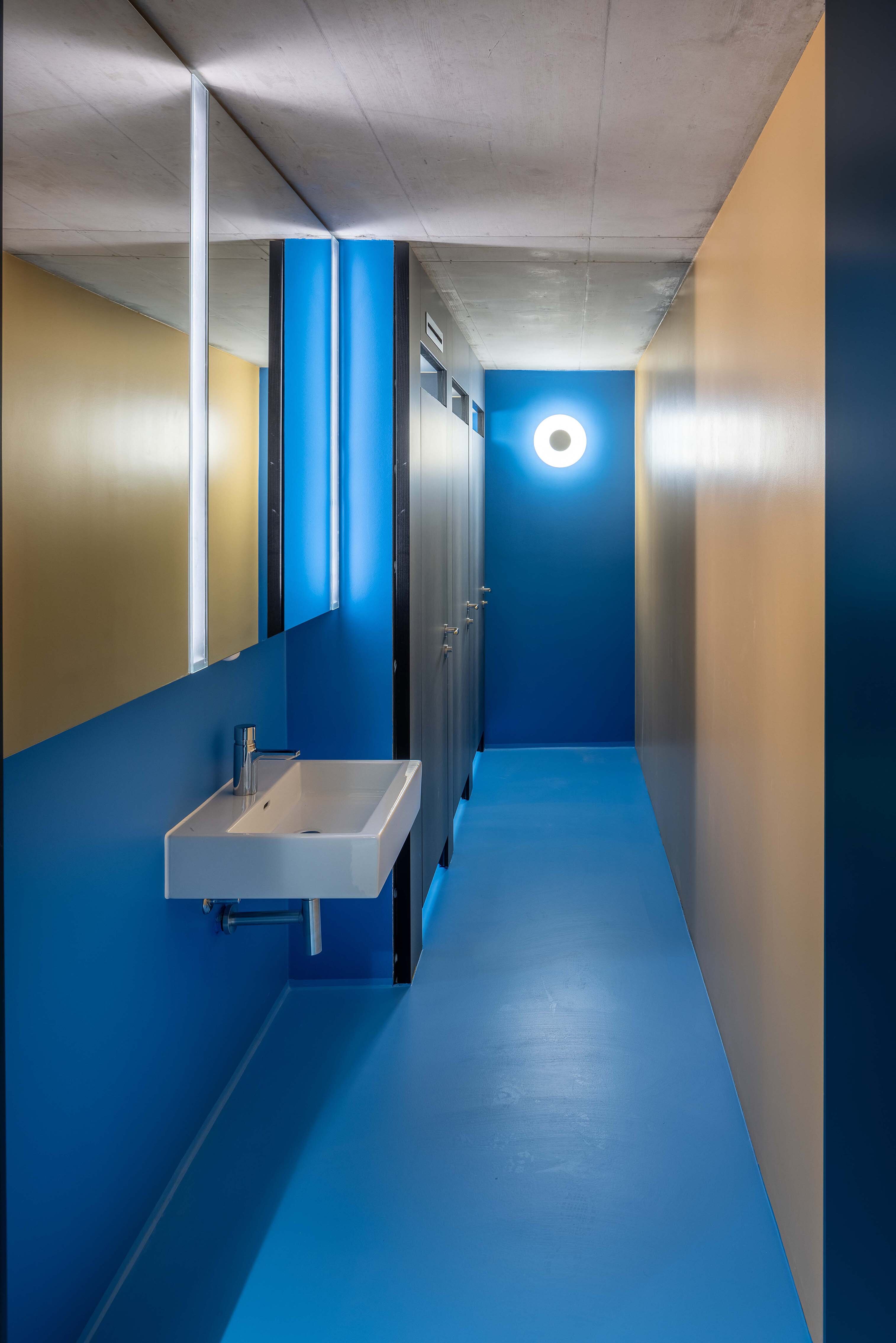 CURLING Ceiling L © Urs Siegenthaler