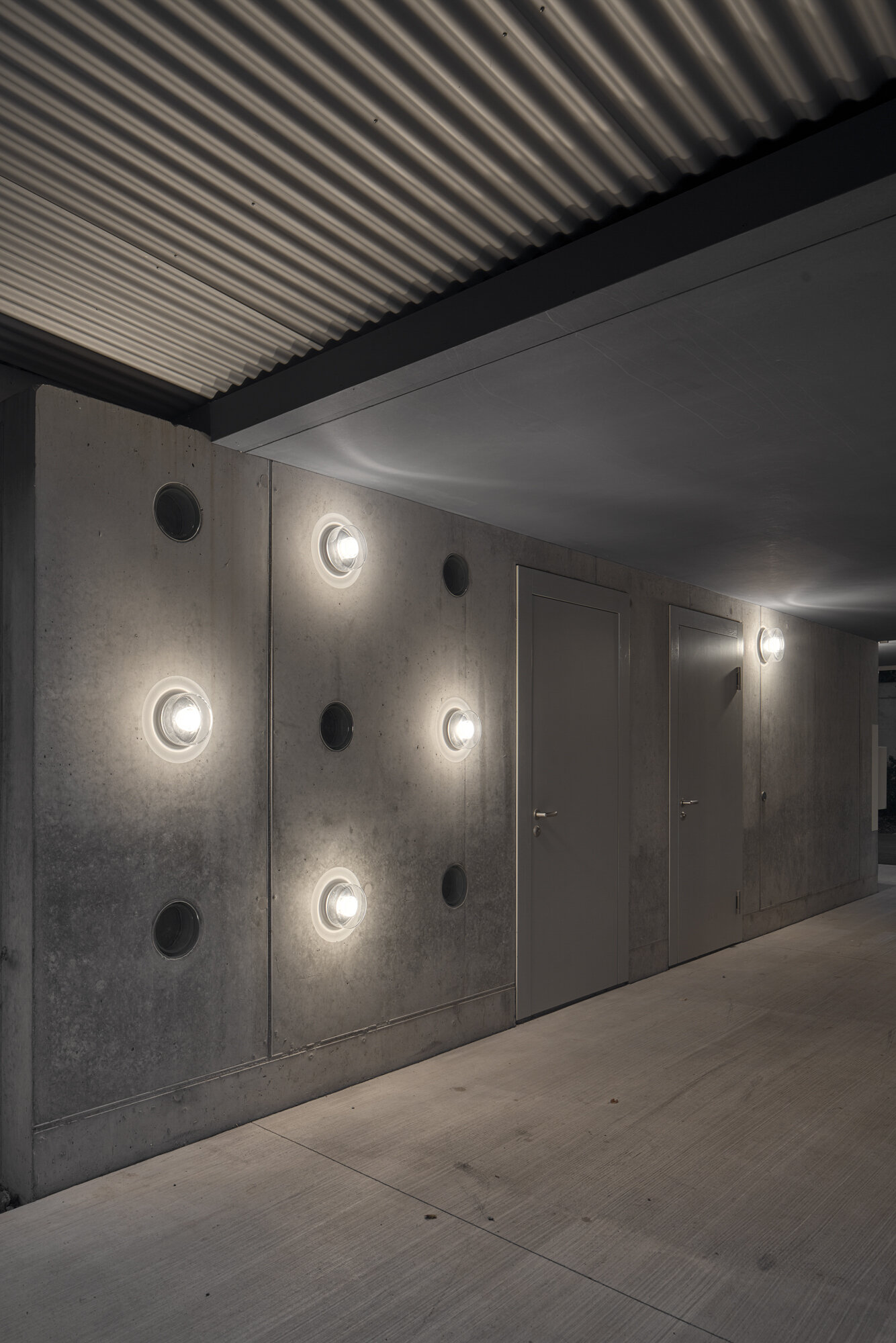 CURLING Wall M glass clear © Hannes Henz
