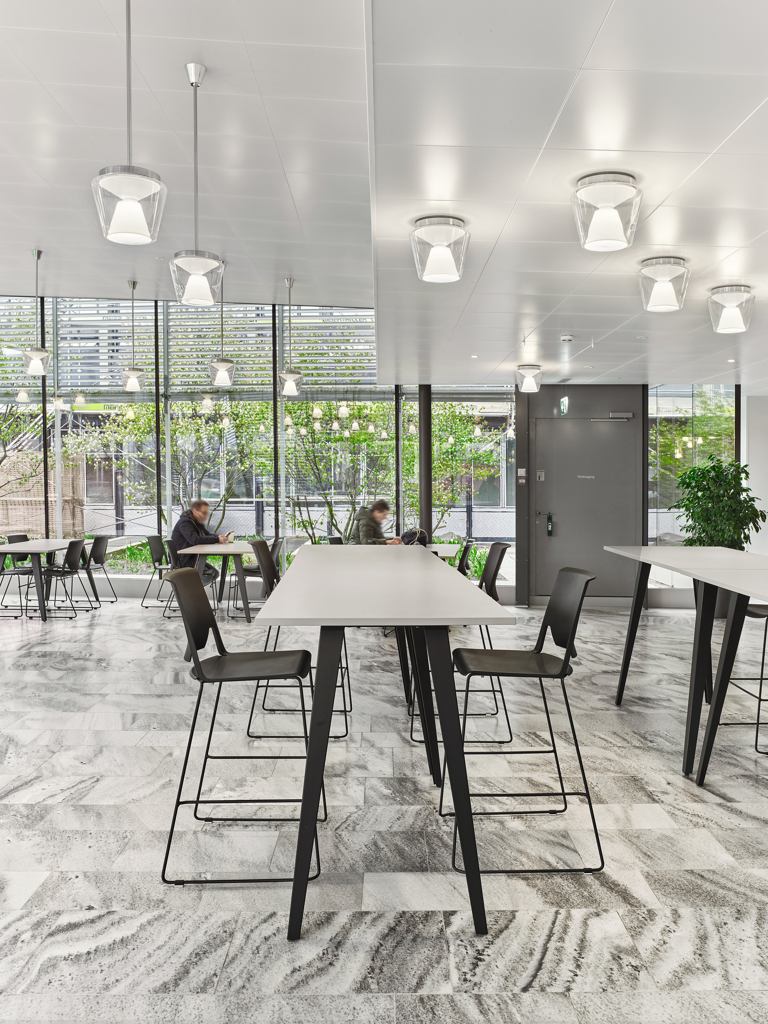 ANNEX Suspension Tube und ANNEX Ceiling L © Studio Olaf Becker