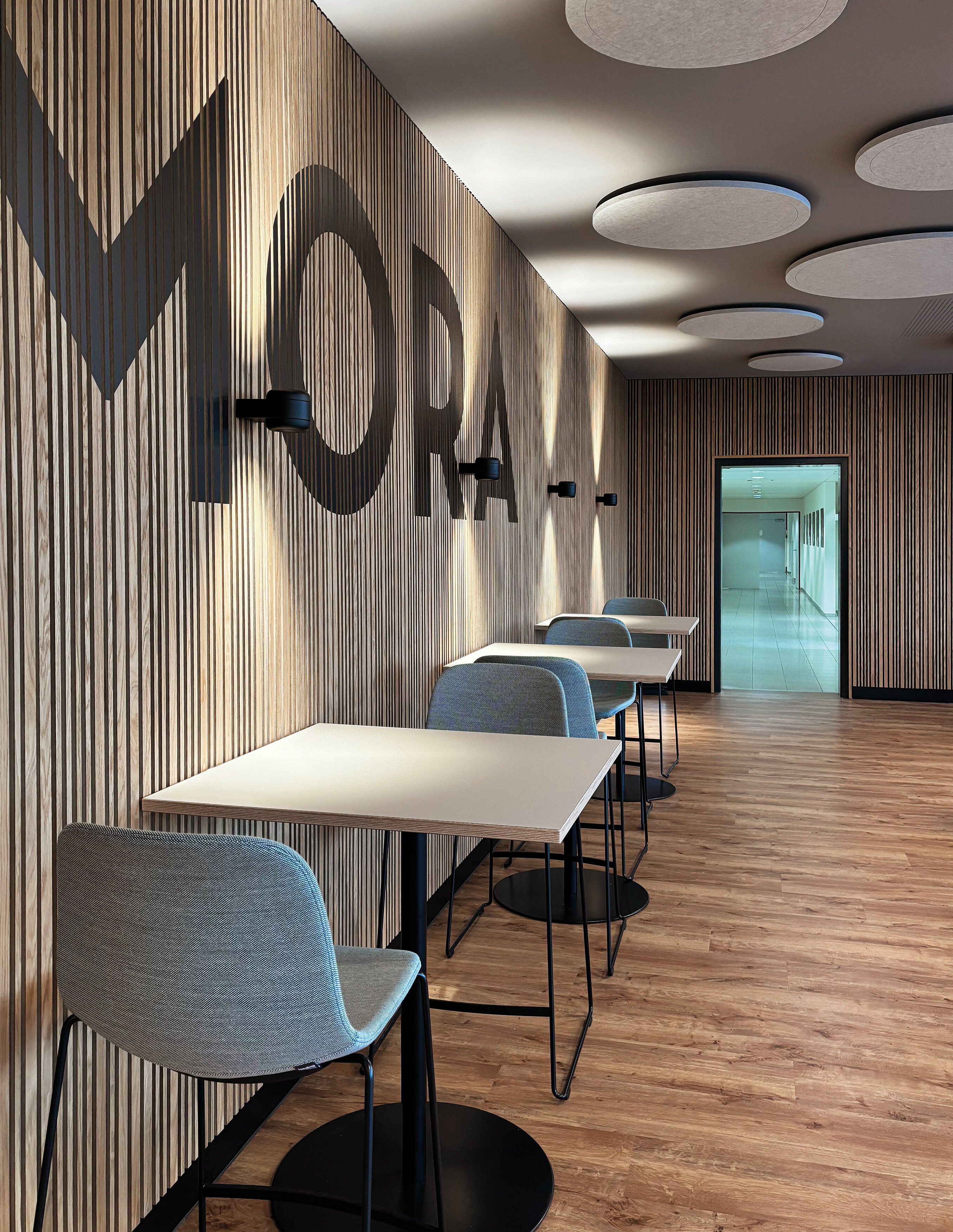 CAVITY Wall S black © wirzpartner